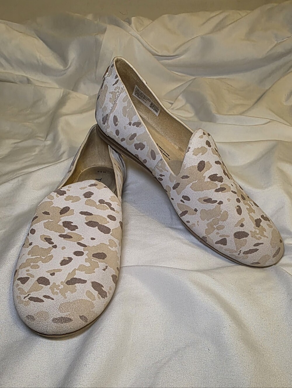 TOMS Women Cream and Brown Camoflauge Patterned Slip-On Loafer Shoes Size 5.5